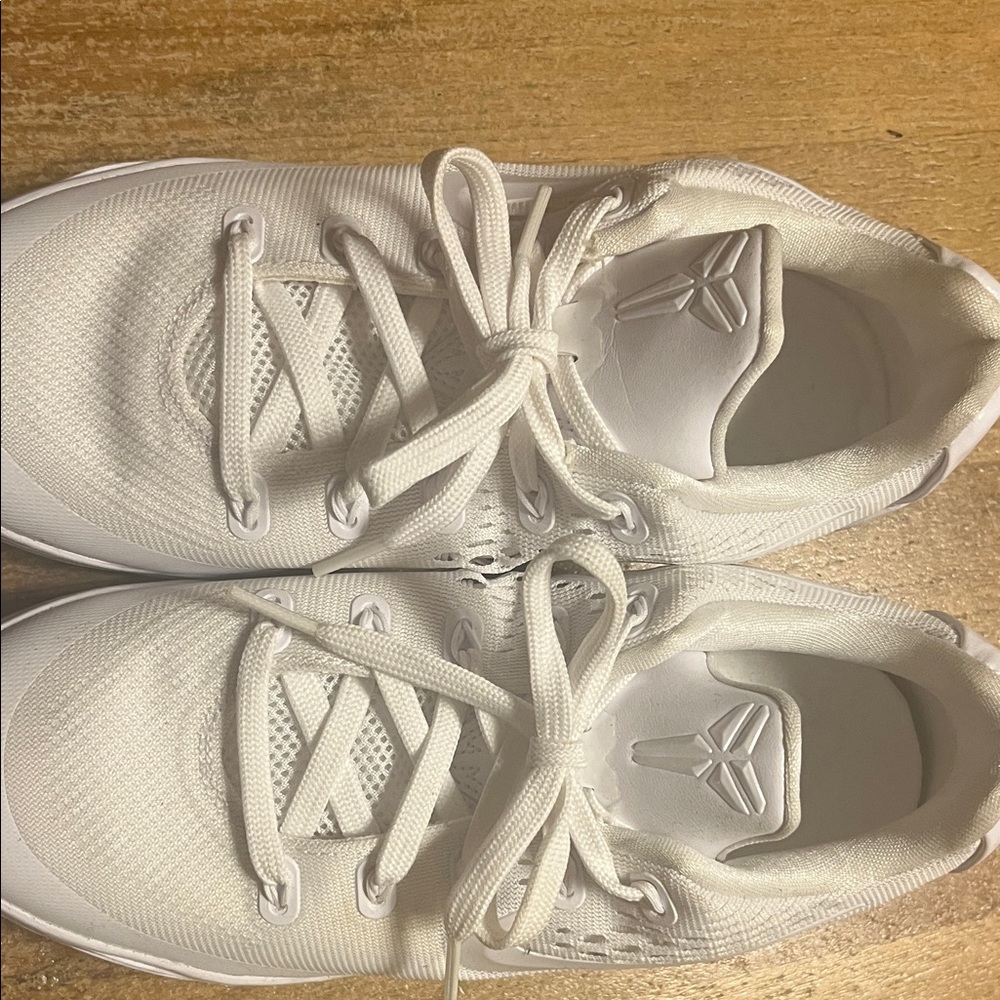 Nike Kobe 9 elite 5.5Y-Women size 7. Worn once